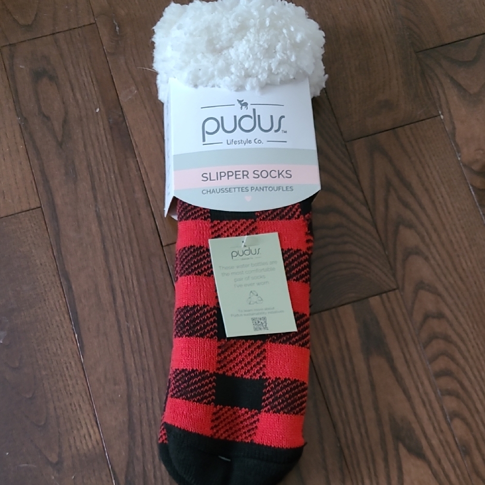 New Pudus Slipper Black And Red Socks With Plush Lining One Size